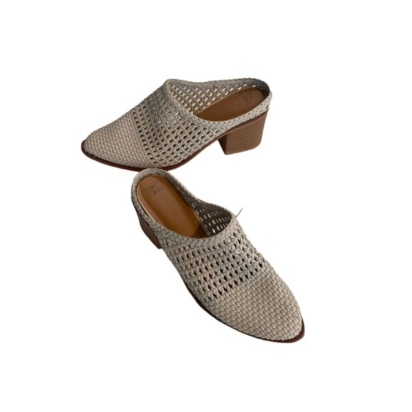 Time And Tru Womens Beige Heels Round Toe Shoes Sz 10 M Slip On Clogs EUC - Picture 3 of 14